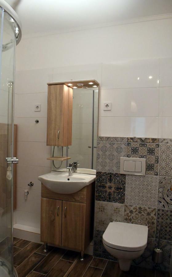 Vatus Apartmanhaz Vác Exteriér fotografie