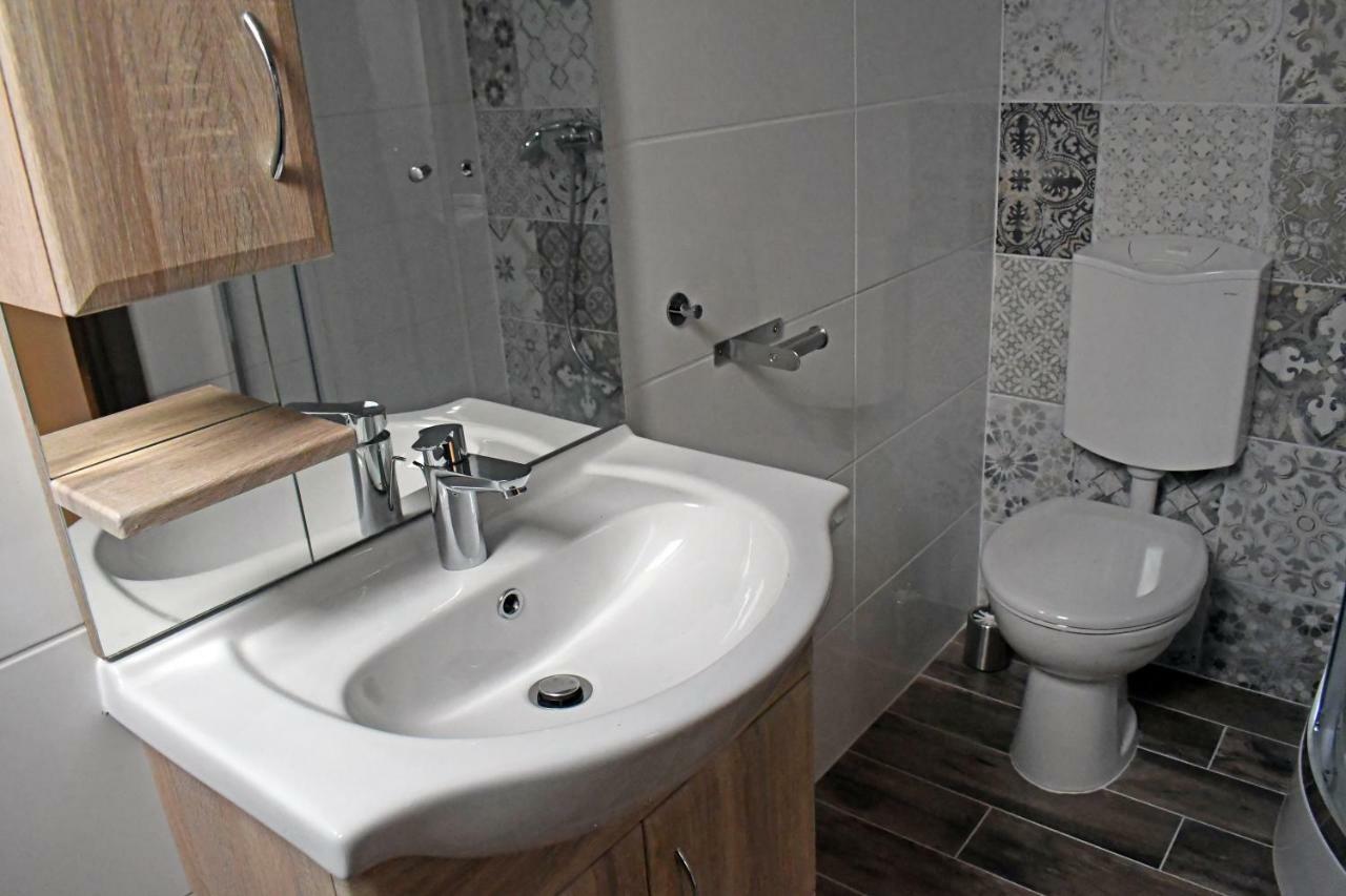 Vatus Apartmanhaz Vác Exteriér fotografie
