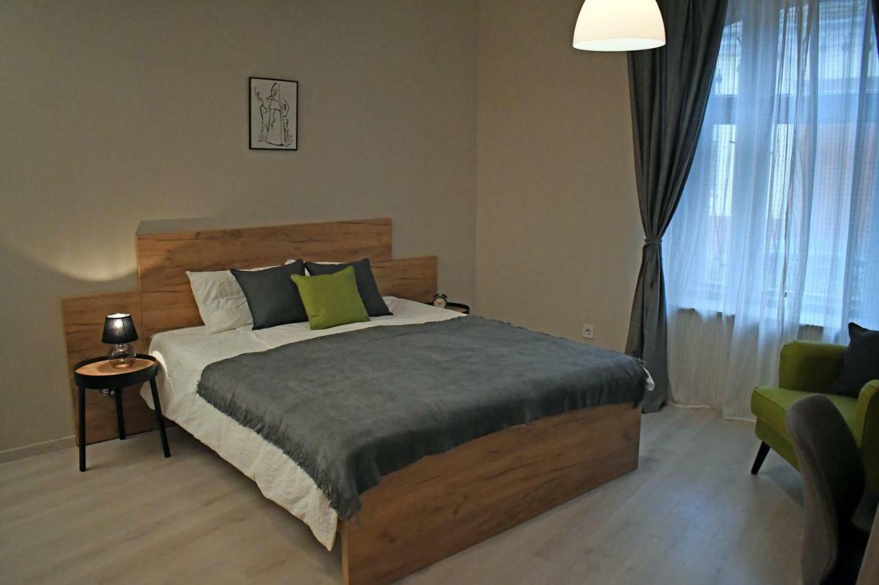 Vatus Apartmanhaz Vác Exteriér fotografie